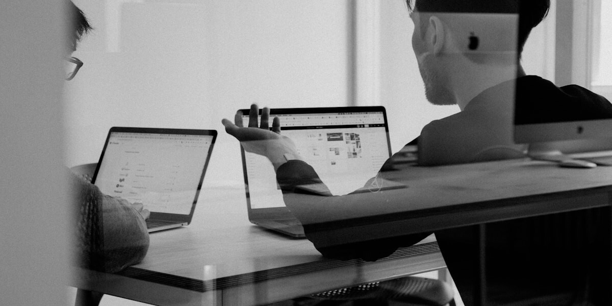 Virtual Paralegal vs. Virtual Assistant: Which Does Your Law Firm Need?